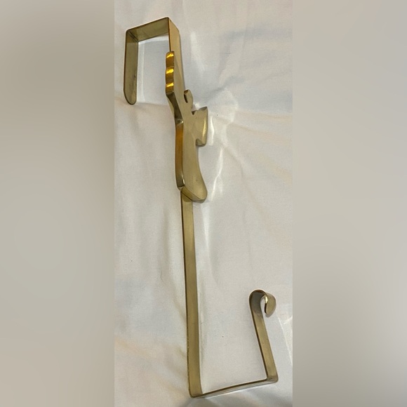 Vintage Brass Angel Wreath Hanger - Picture 2 of 9